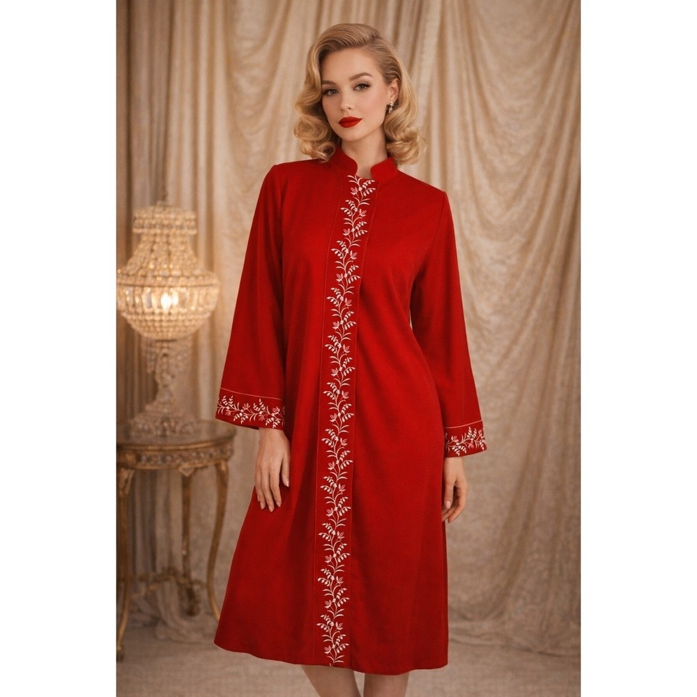 Vintage Miss Elaine Robe Red Small Floral Embroidery Old Hollywood Glam